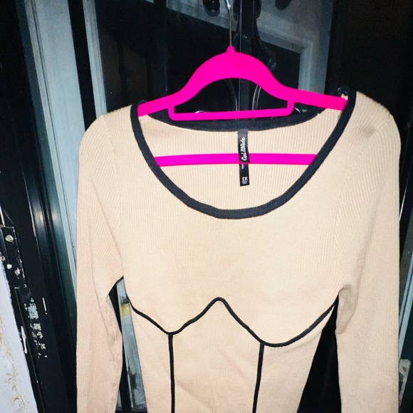 Symmetrical top - Picture 3 of 4